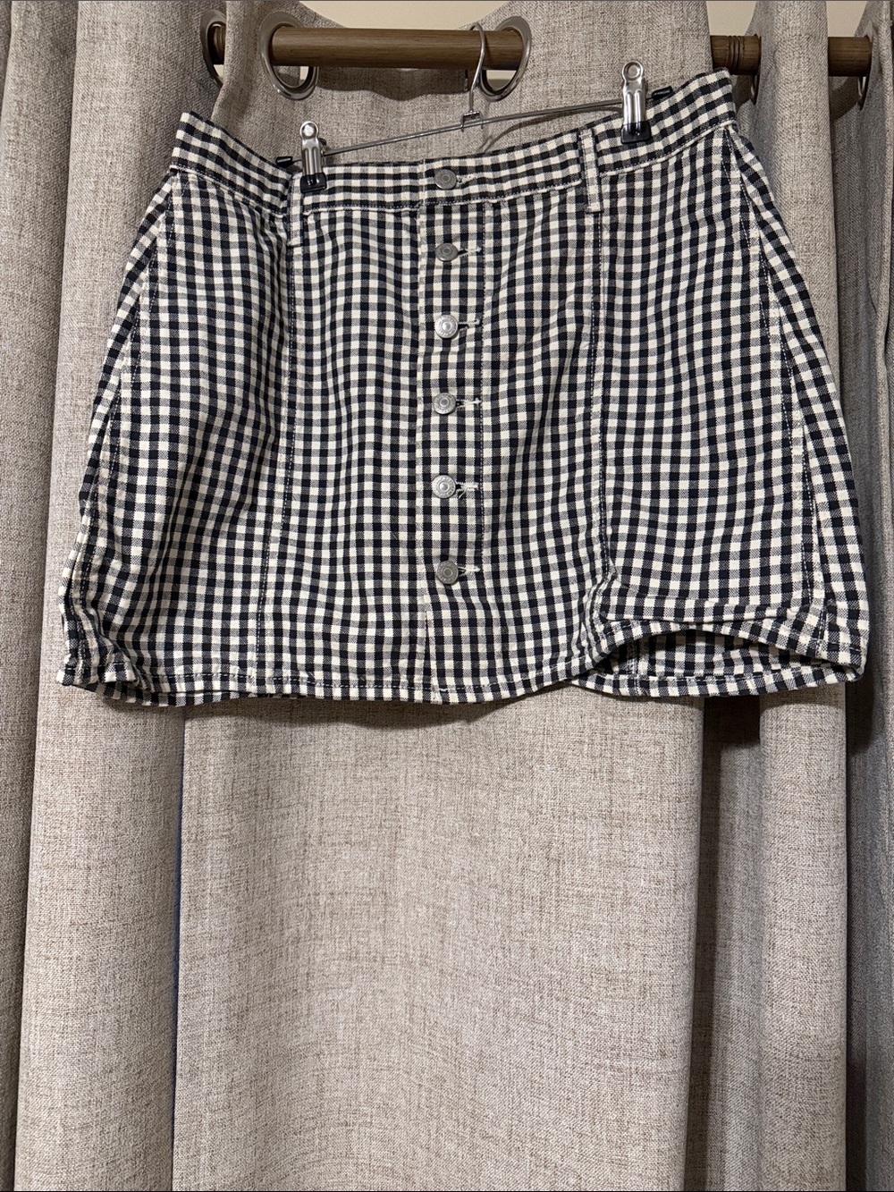 Black and White Gingham Button-Front Mini Skirt - size 31